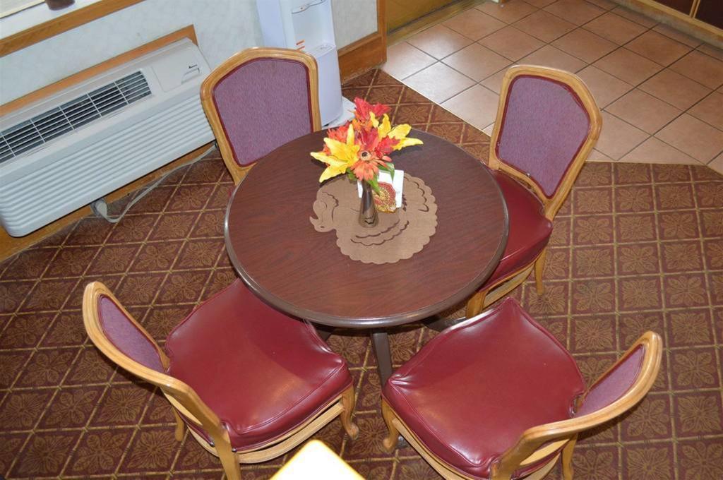 Winnemucca Holiday Motel Ngoại thất bức ảnh